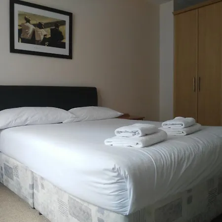 Castleforbes Holiday 아파트