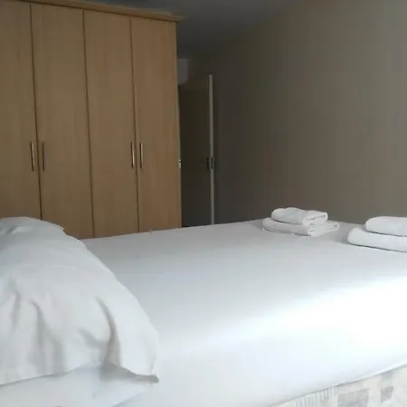 Castleforbes Holiday 아파트 *