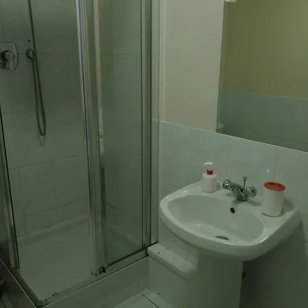 Castleforbes Holiday 아파트